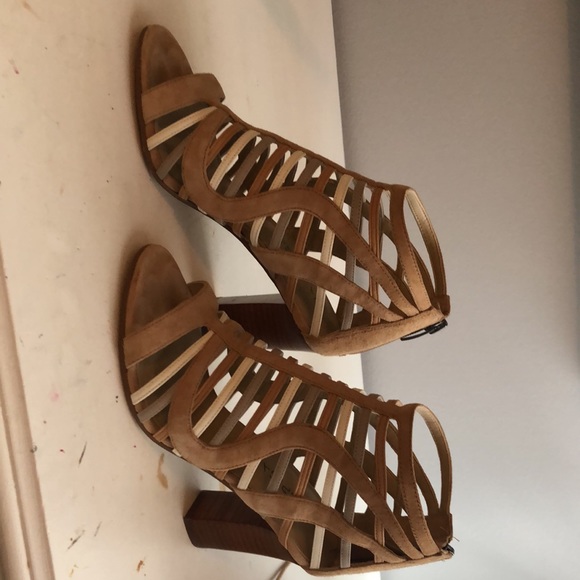 Spring boots - Picture 2 of 3